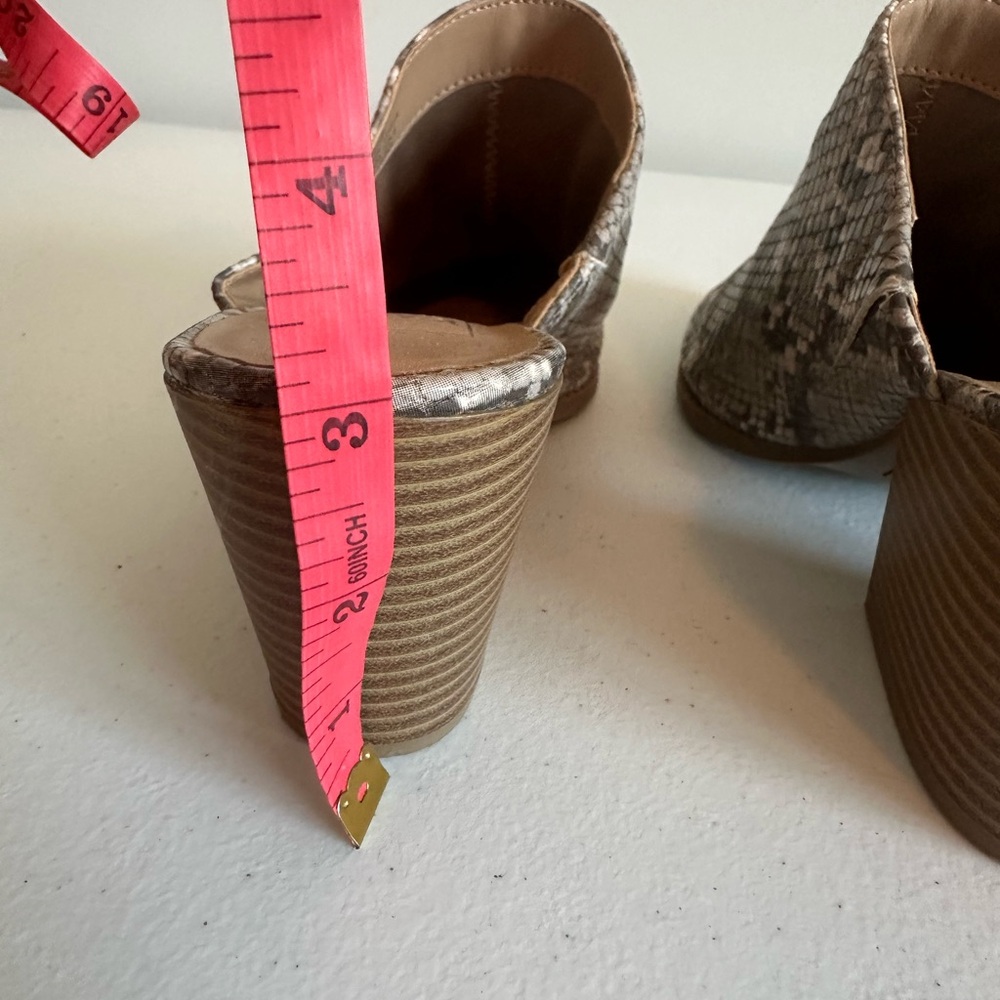 Women’s 8.5 Kaari Blue Gray Snakeskin Heeled Mules - Picture 8 of 11